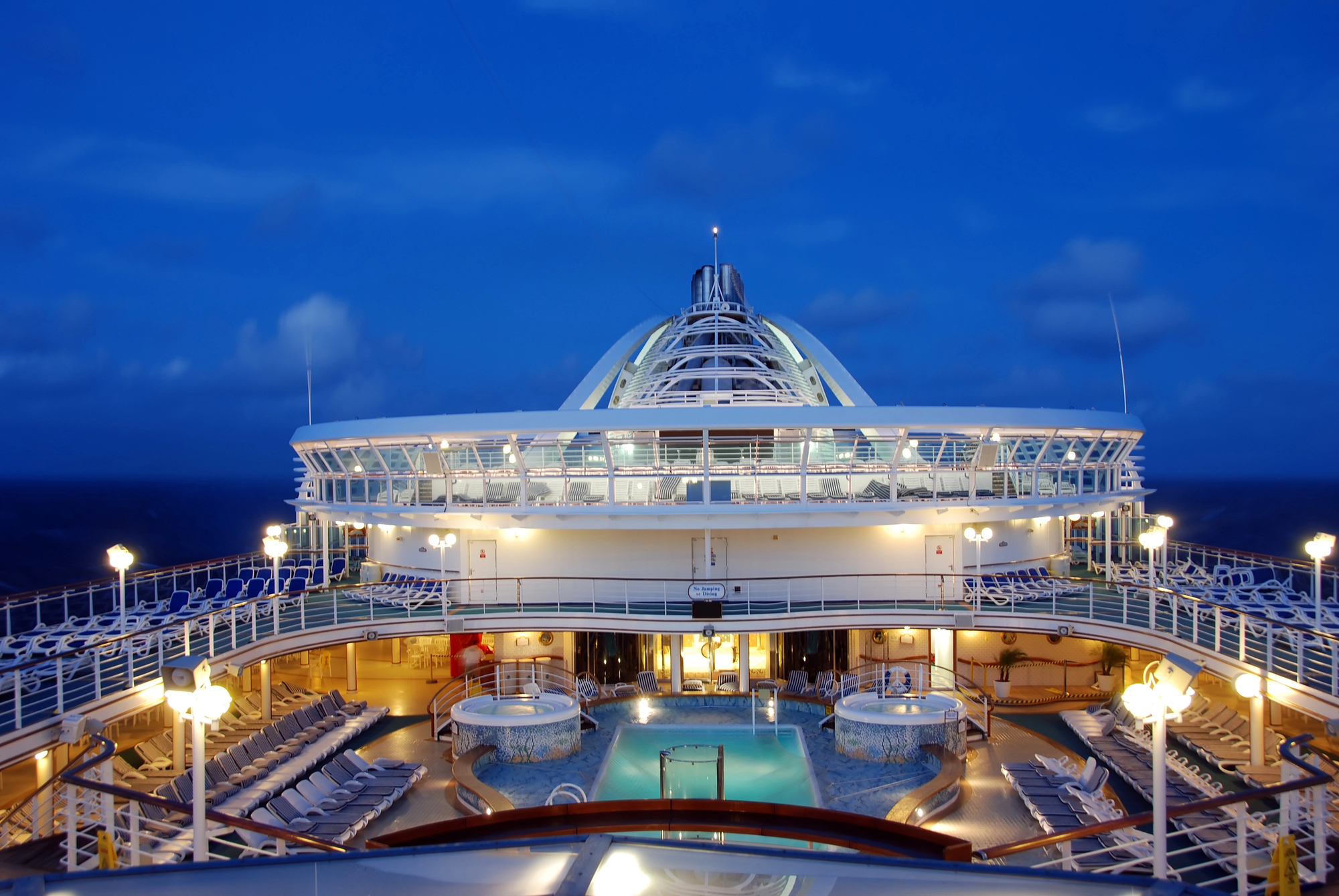 Why Smaller, Older Cruise Ships are Having a Moment!